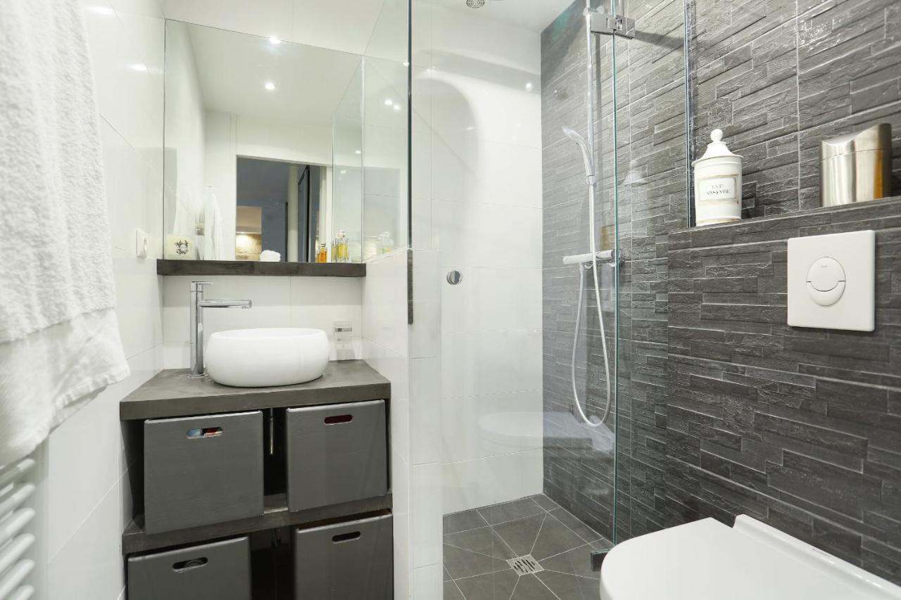 Apartment Champs Elysees By Studio Prestige Paris Exterior foto